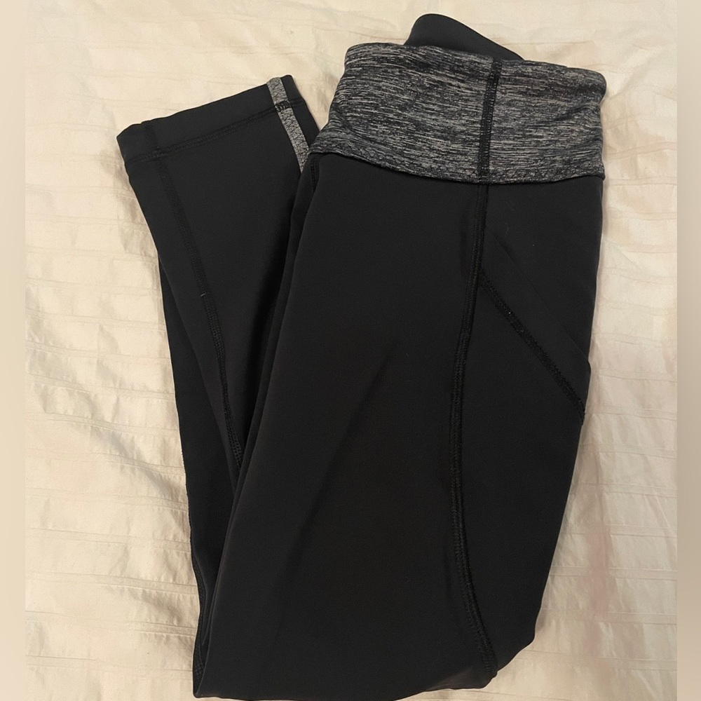 Lululemon Cropped Compression Tights